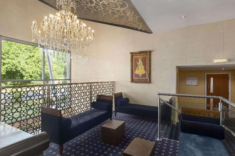 Ramada By Wyndham Oldbury Birmingham