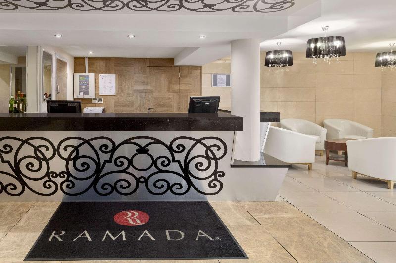 Ramada By Wyndham Oldbury Birmingham