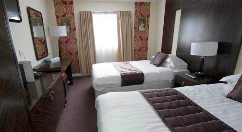 Ramada By Wyndham Oldbury Birmingham