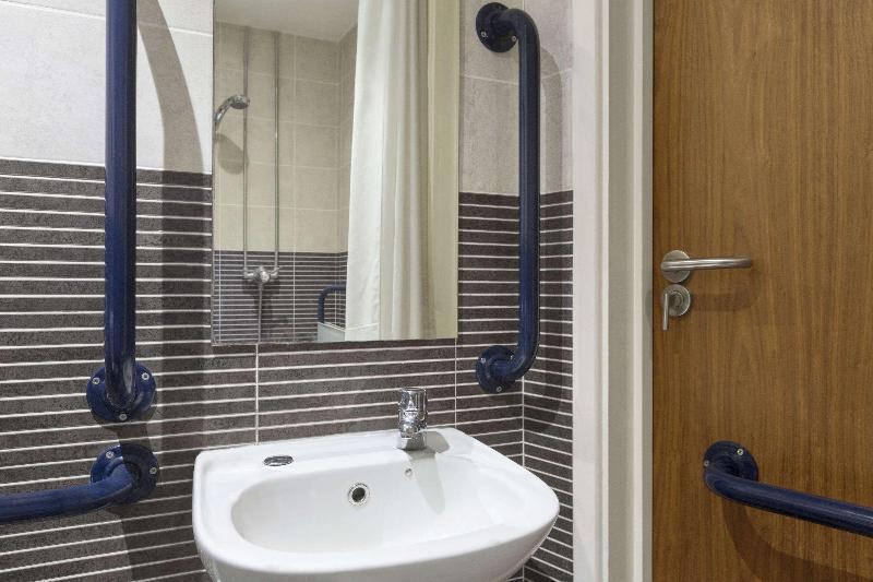 Ramada By Wyndham Oldbury Birmingham