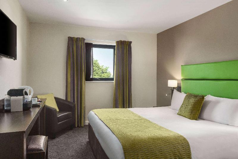 Ramada By Wyndham Oldbury Birmingham