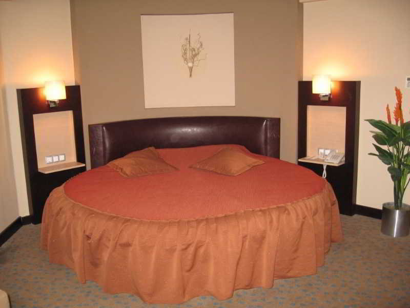 Mom Hotel fotoğrafı