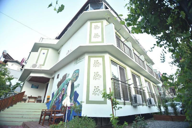 Caretta Caretta Hotel