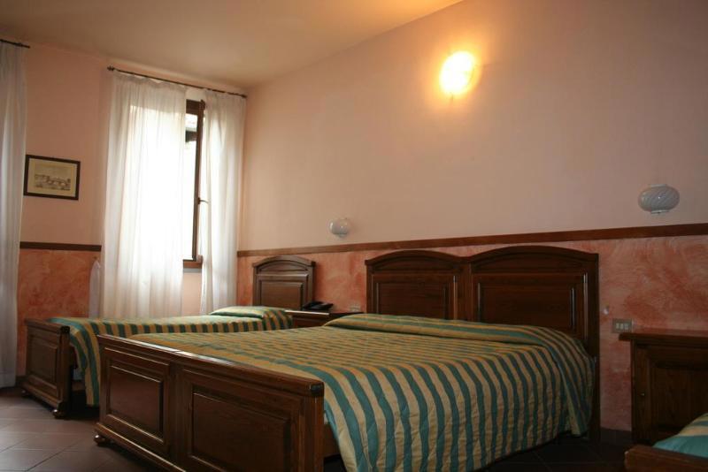 Hotel Monica galeri fotoğrafı