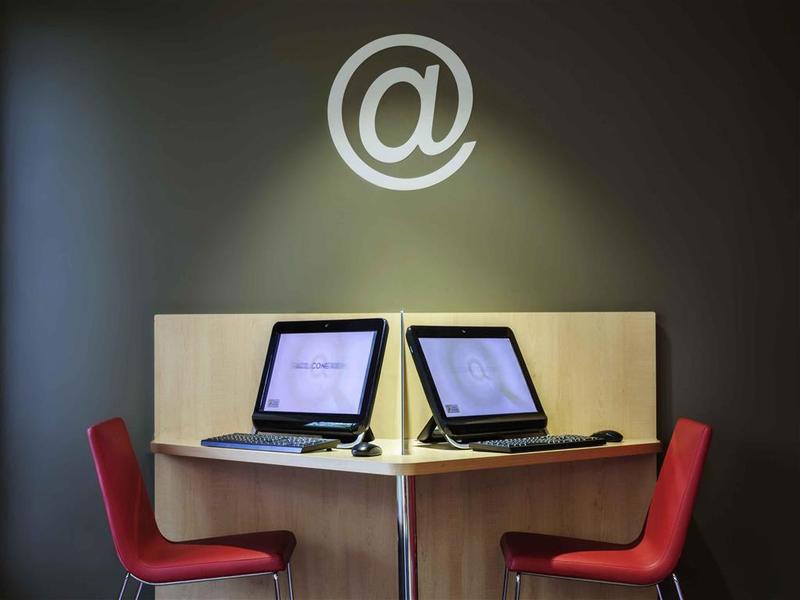 Ibis Barcelona Cornella