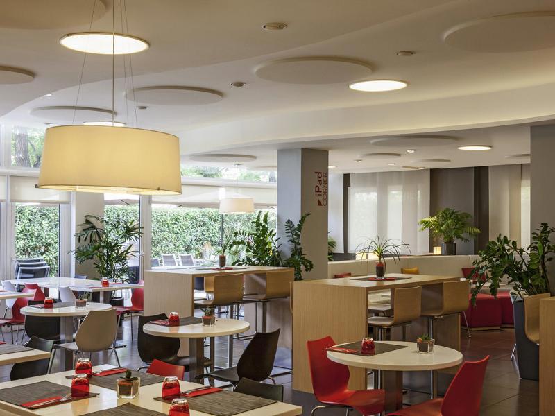 Ibis Barcelona Cornella
