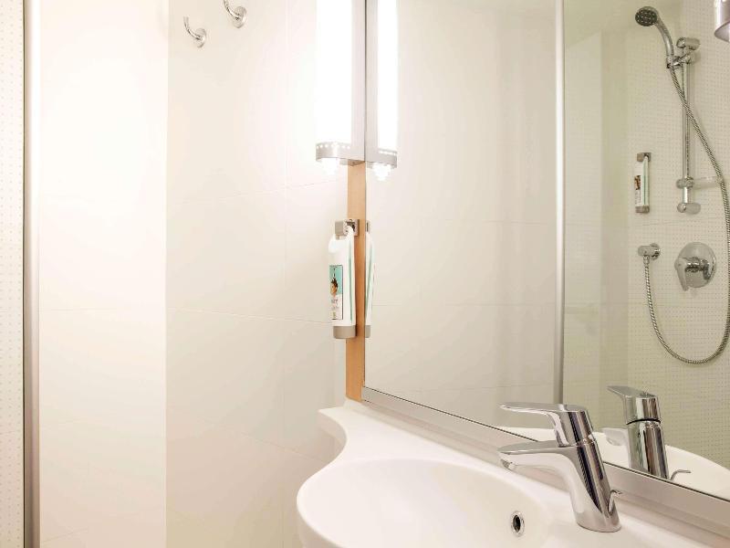 Ibis Barcelona Cornella