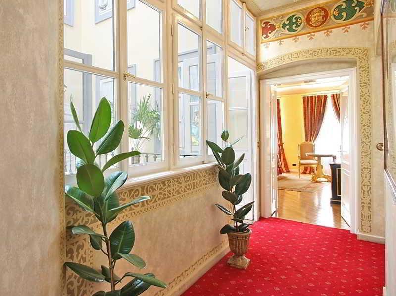 Alchymist Nosticova Palace fotoğrafı