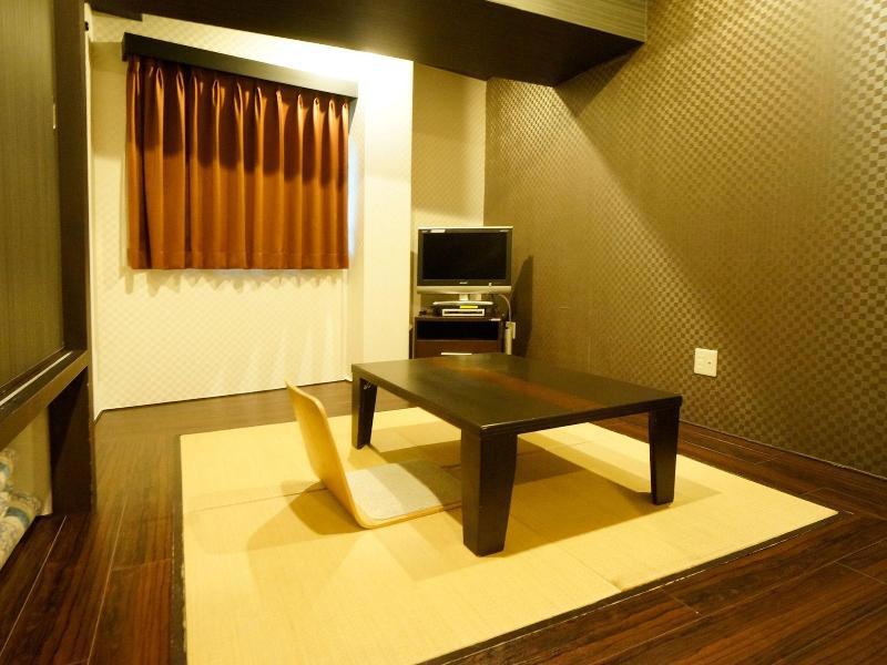 Hotel Livemax Esaka
