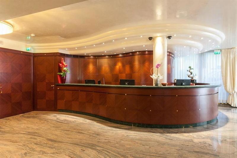 Hotel Ambassador