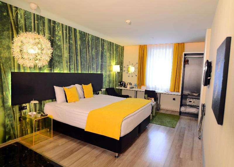 Tempo Suites Airport