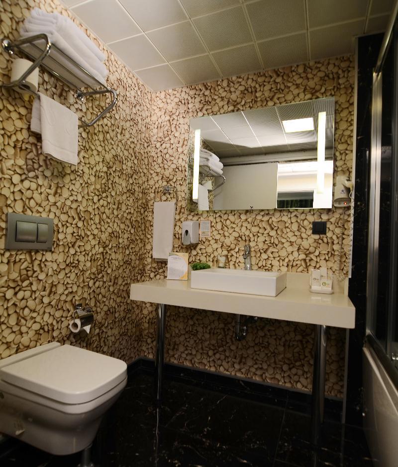 Tempo Suites Airport