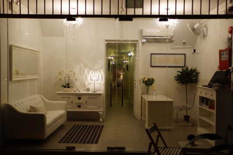 Blanc Inn (Adults Only)