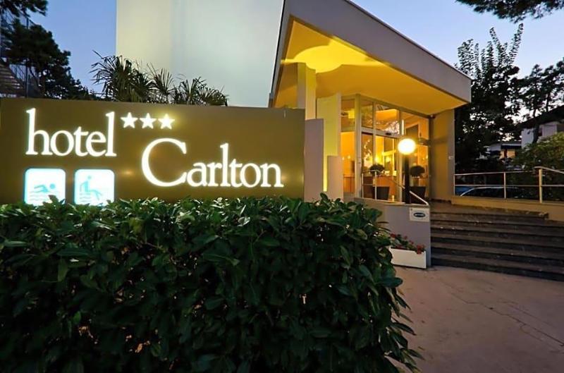 Hotel Carlton