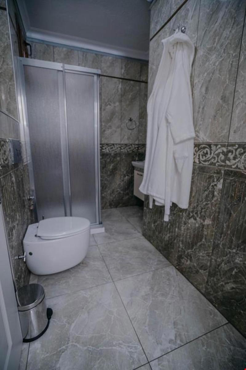 Deluxe Double room (full double bed)