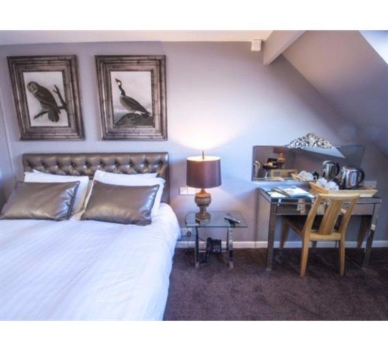 The Old Red Lion Inn