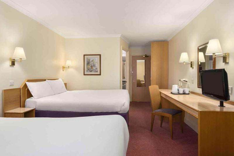 Days Inn By Wyndham Cannock Norton Canes M6 Toll