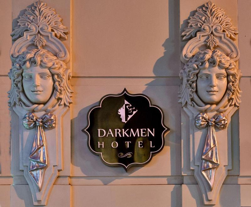 Darkmen Hotel