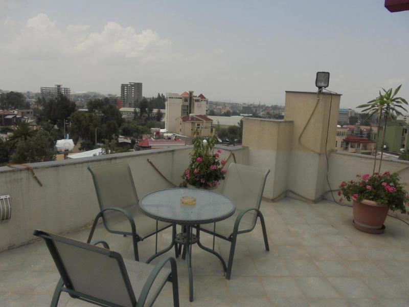 Adot Tina Hotel