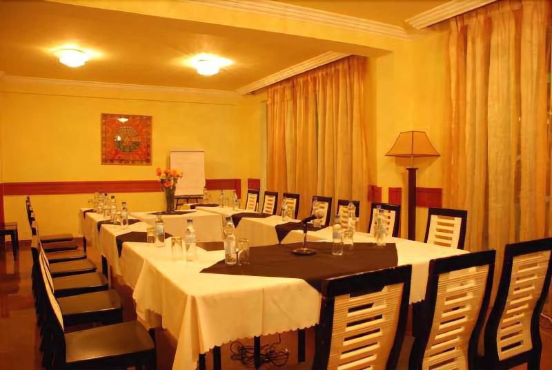 Adot Tina Hotel