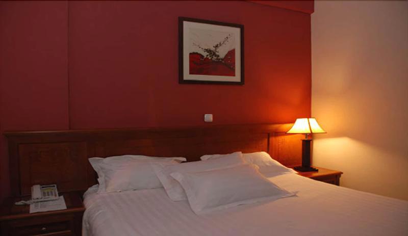 Adot Tina Hotel