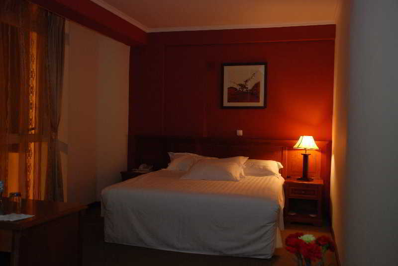 Adot Tina Hotel