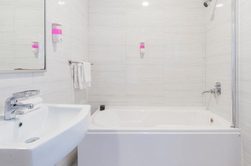 Blubay Apartments By St Hotels