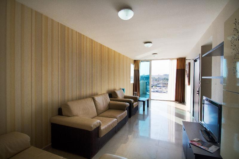 Blubay Apartments By St Hotels