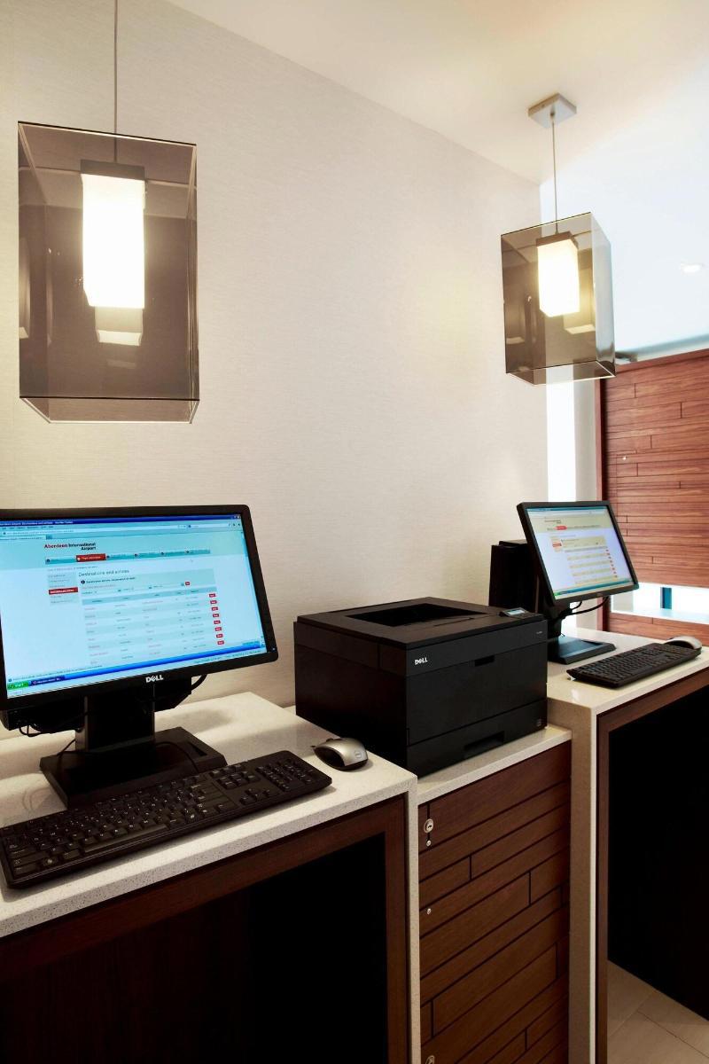 Courtyard By Marriott Aberdeen Airport