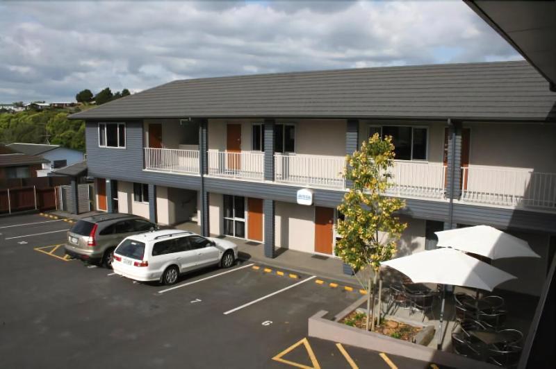 Aveda Motor Lodge