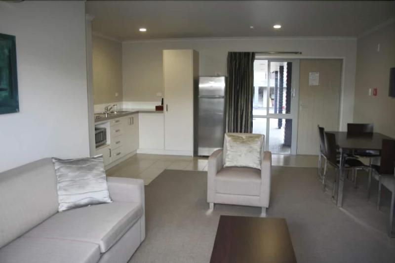 Aveda Motor Lodge