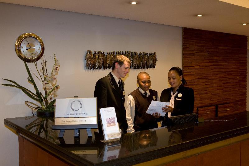 City Lodge Johannesburg Airport, Barbara Road