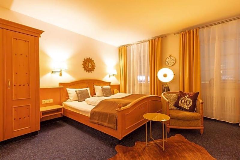 Hotel Restaurant Gruner Baum und Altes Tor galeri fotoğrafı