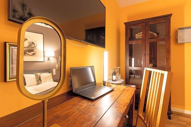 Hotel Restaurant Gruner Baum und Altes Tor galeri fotoğrafı