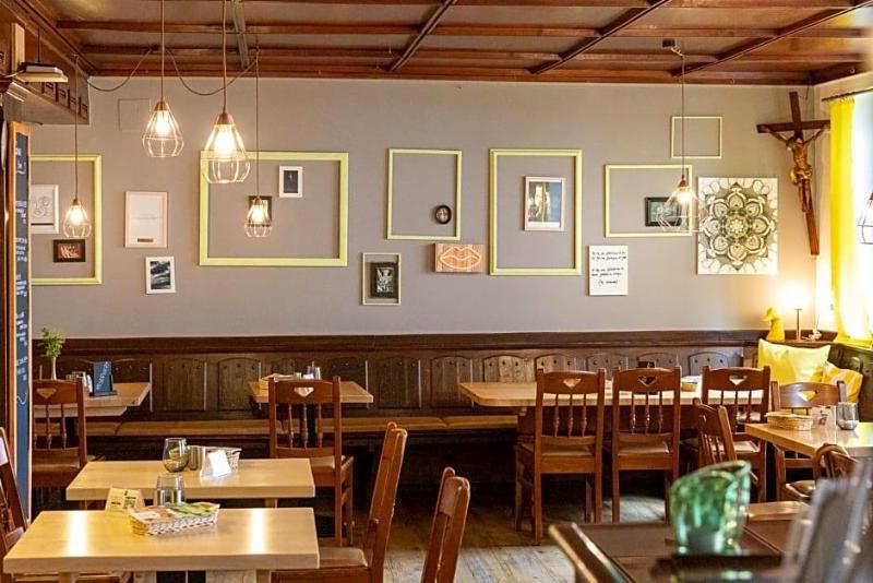 Hotel Restaurant Gruner Baum und Altes Tor galeri fotoğrafı