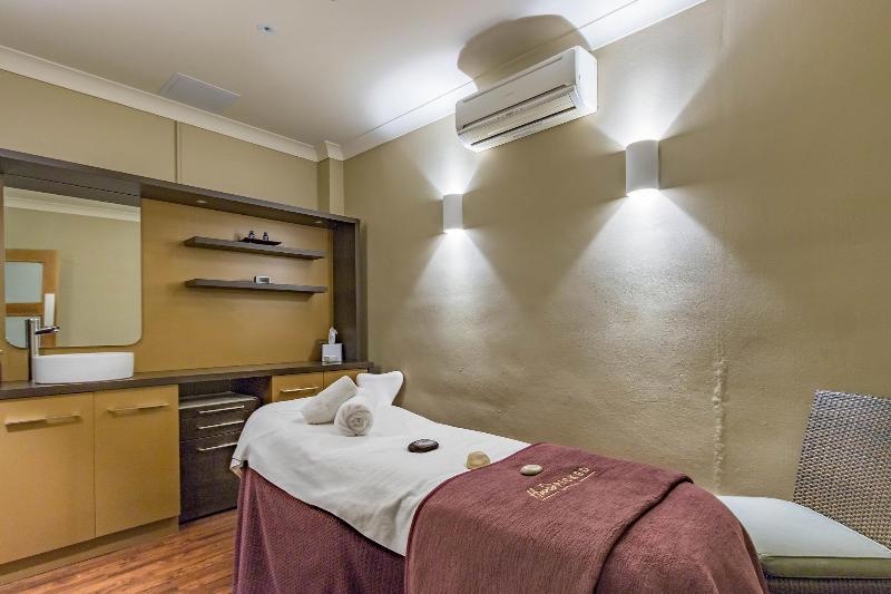 Wood Hall Hotel And Spa