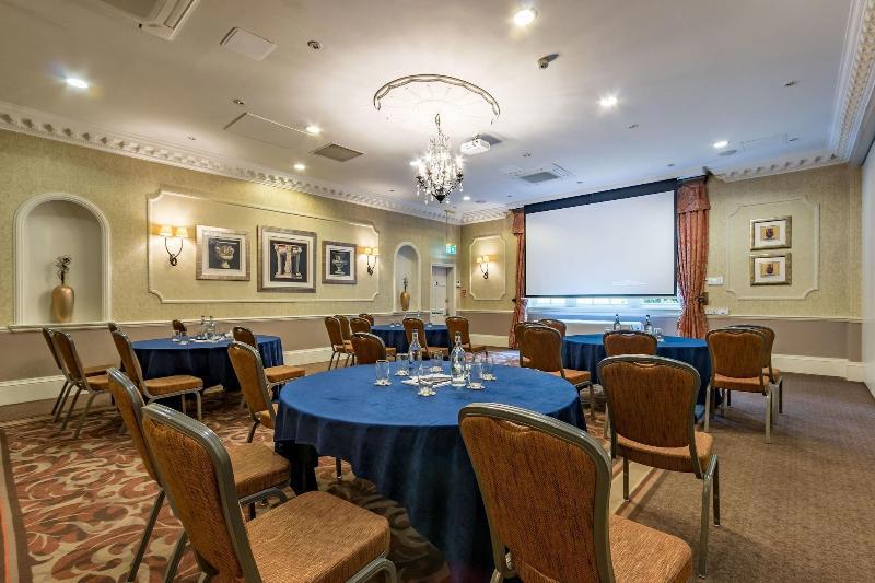 Wood Hall Hotel And Spa