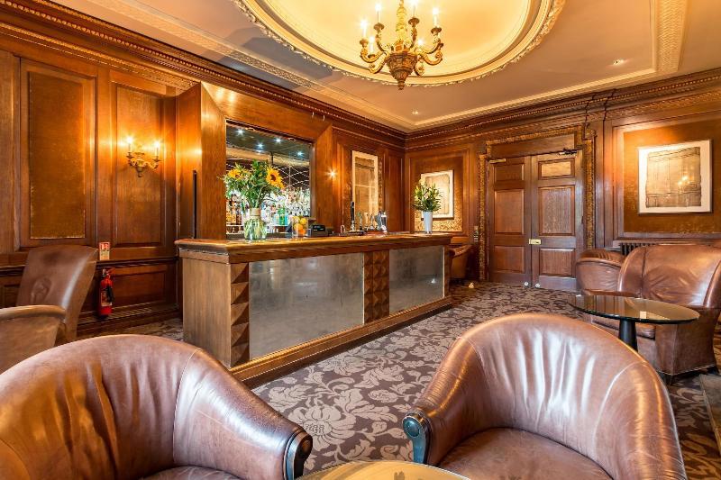 Wood Hall Hotel And Spa