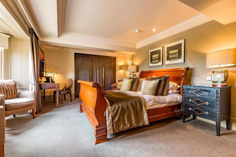Wood Hall Hotel And Spa