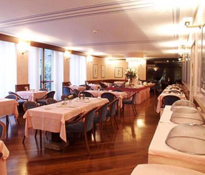 Hotel Crivis galeri fotoğrafı