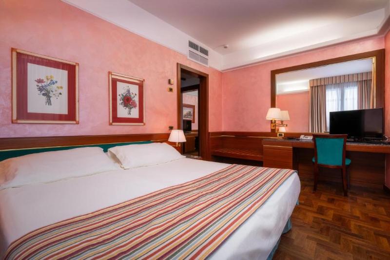 Hotel Crivis fotoğrafı