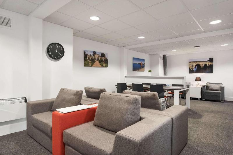 Days Inn By Wyndham Watford Gap