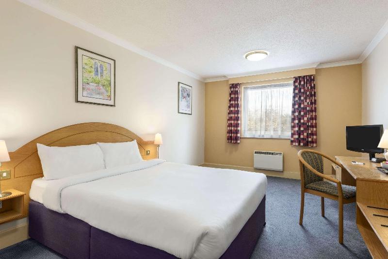 Days Inn By Wyndham Watford Gap