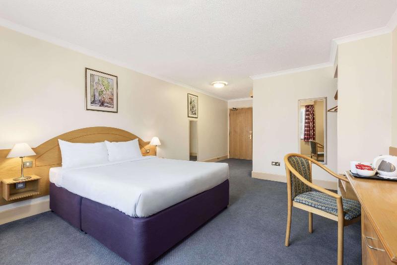 Days Inn By Wyndham Watford Gap