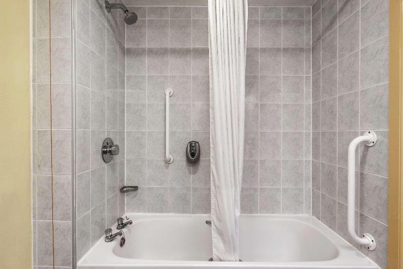Days Inn By Wyndham Watford Gap