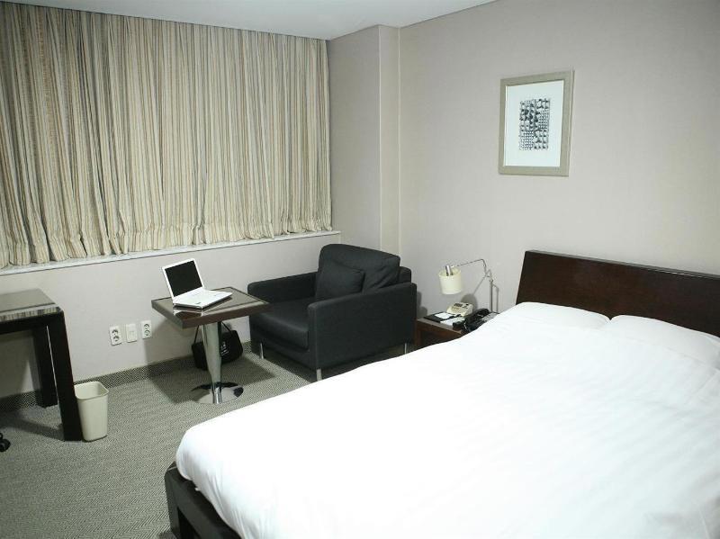 Gumi Century Hotel