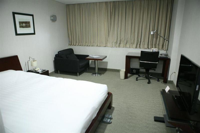 Gumi Century Hotel