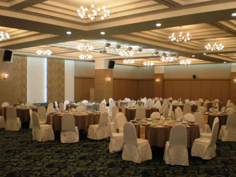 Gumi Century Hotel