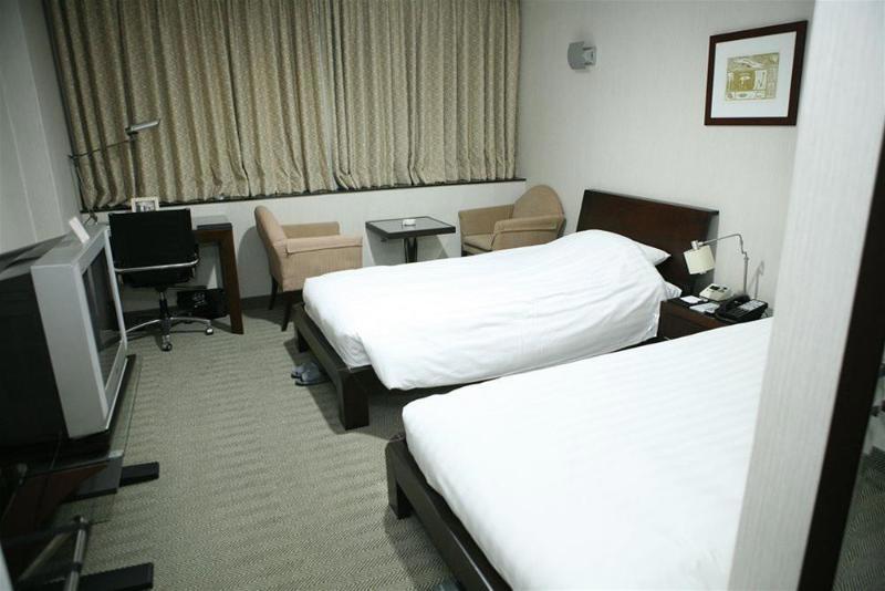 Gumi Century Hotel