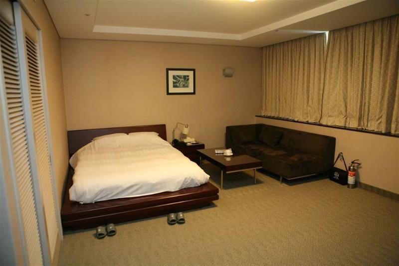 Gumi Century Hotel